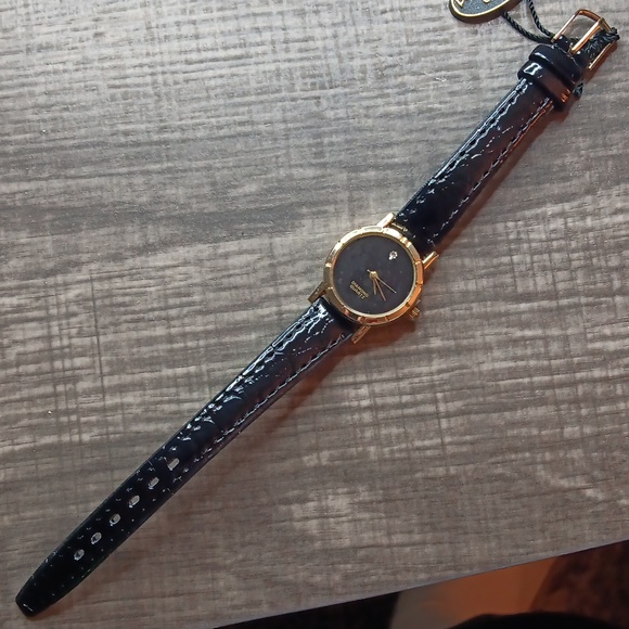 Diamond Quartz Watch Women's Watch - Picture 2 of 3